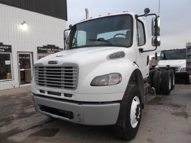 Image #0 (2006 FREIGHTLINER M2 T/A CAB & CHASSIS TRUCK)